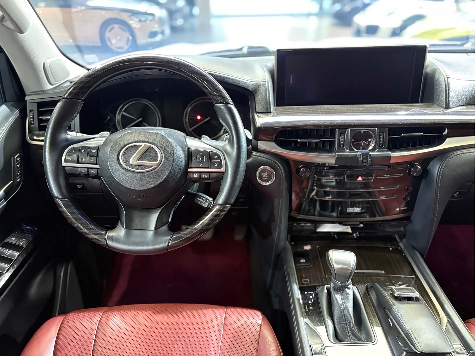 Lexus LX, 2018 14