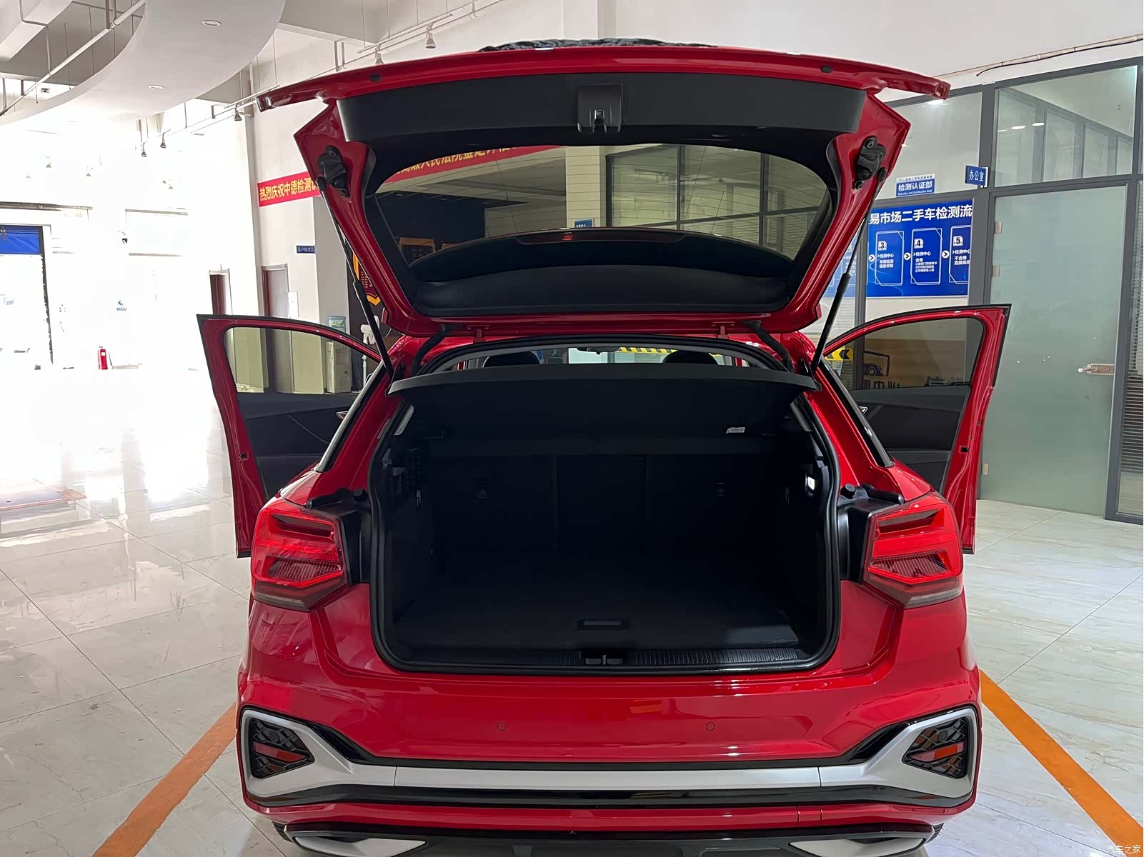 Audi Q2L, 2022 11