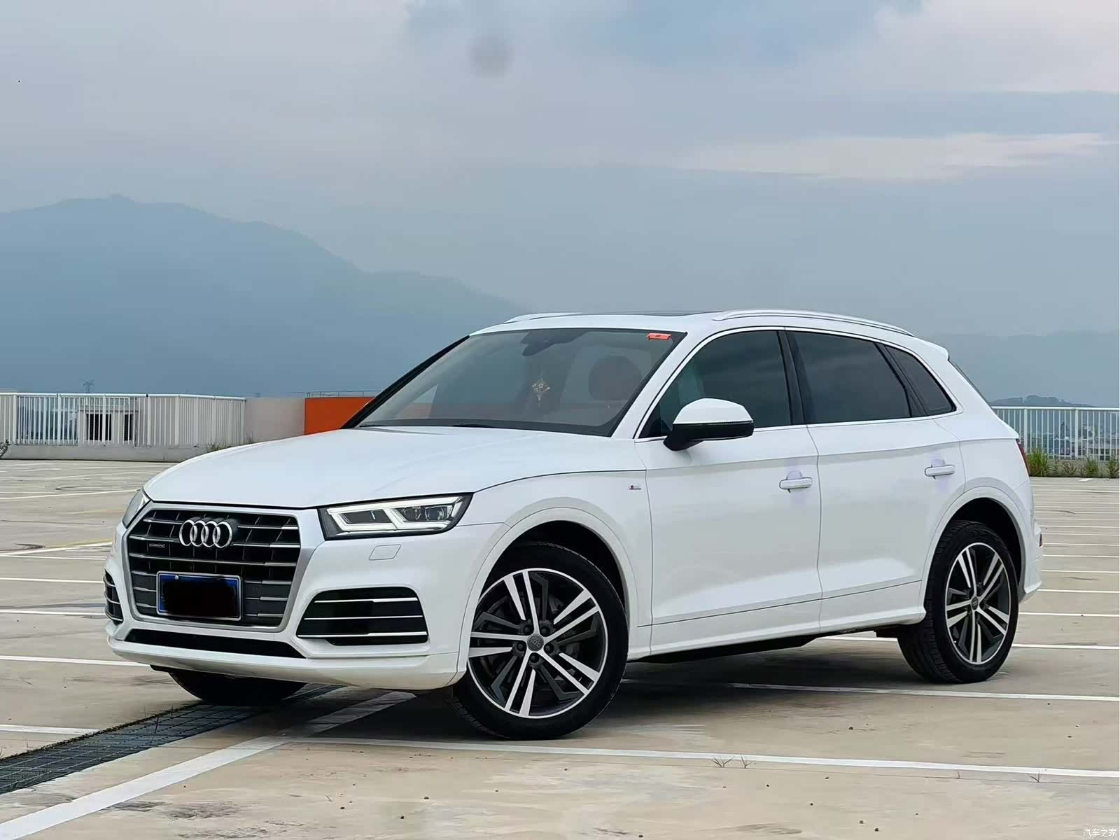 Audi Q5L, 2020 1