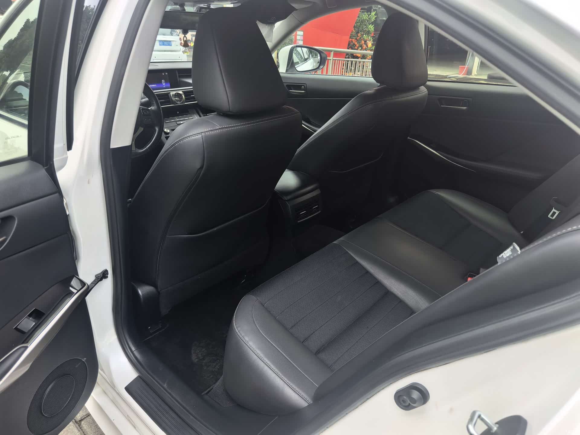 Lexus IS, 2018 10
