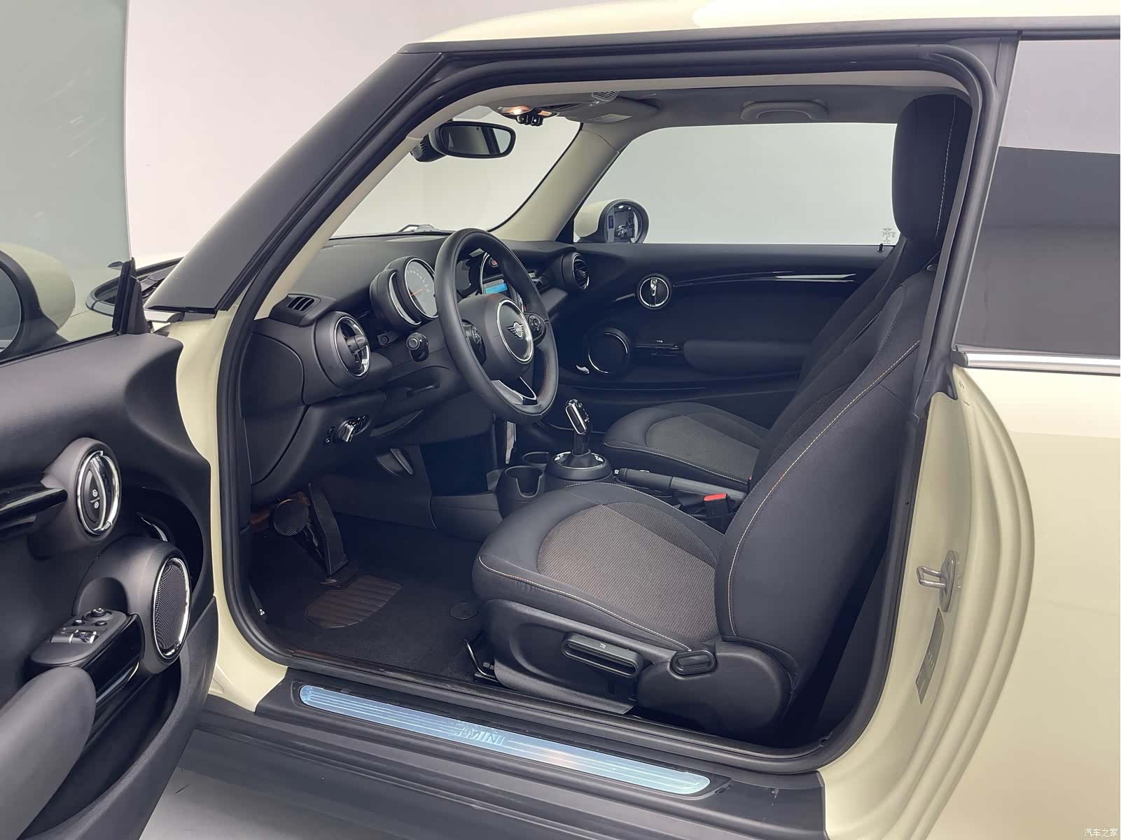Mini ONE, 2021 9