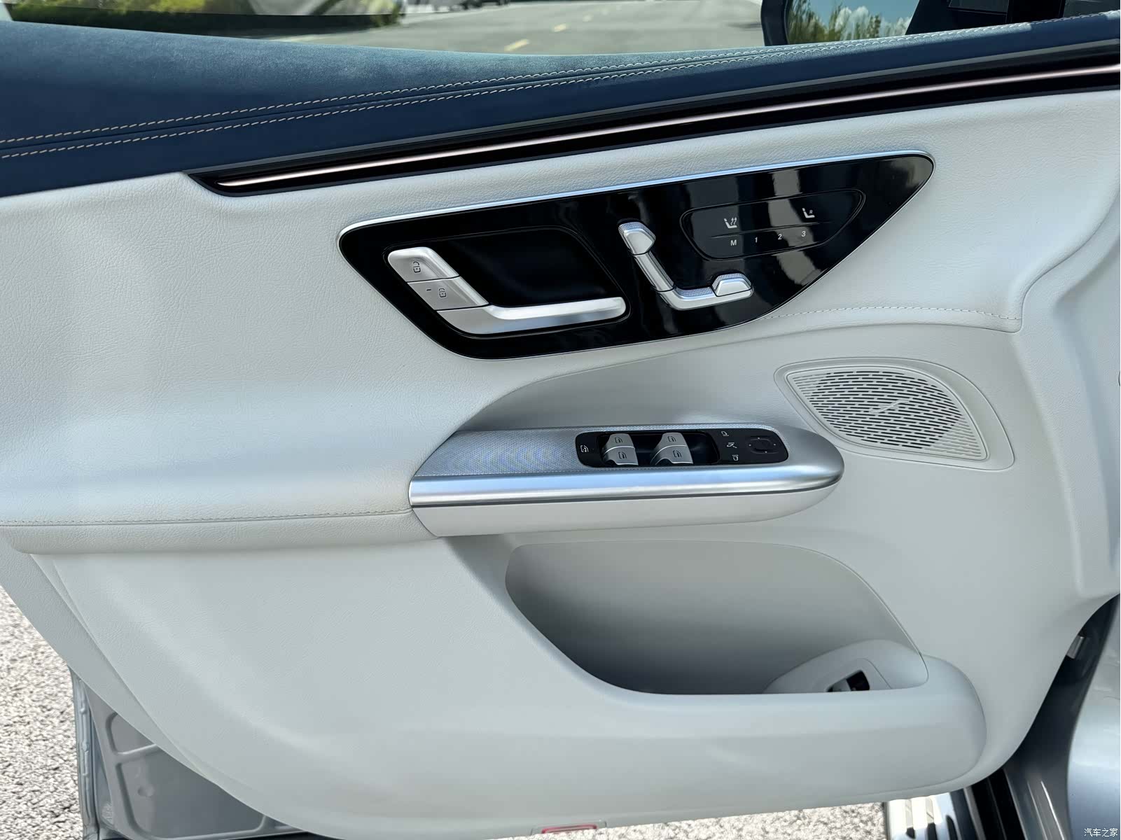 Mercedes-Benz EQE, 2023 4