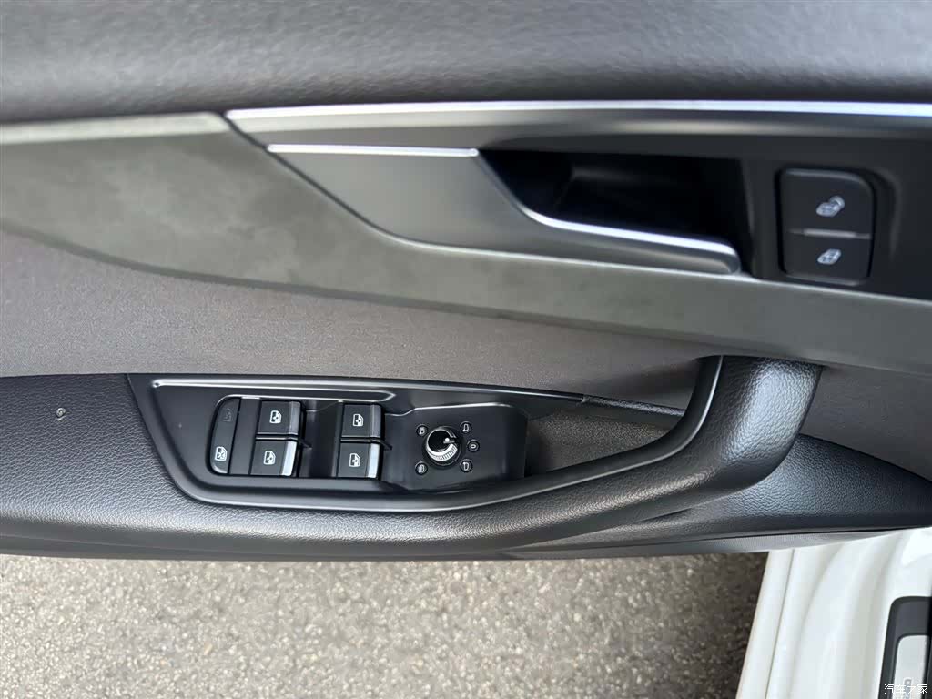 Audi A4L, 2019 11