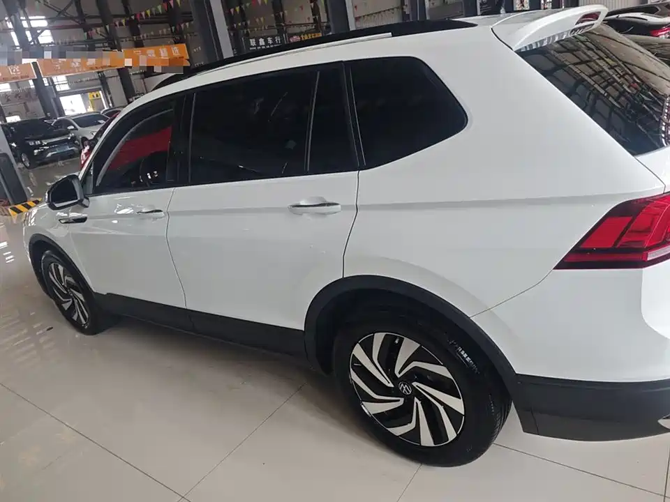 Volkswagen Tiguan L