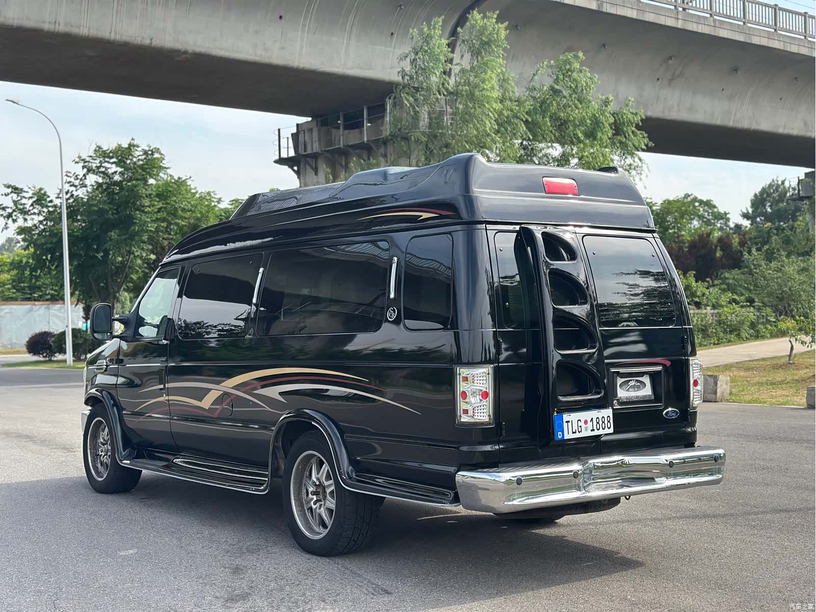 Ford E350, 2010 13