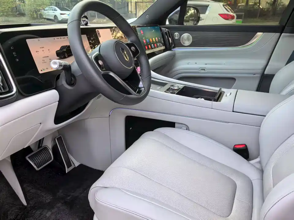 AITO Ask the world M9