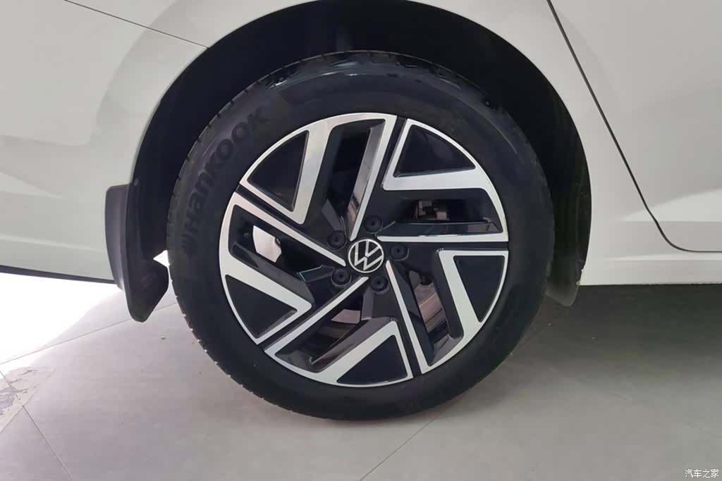 Volkswagen Sagitar, 2023 6