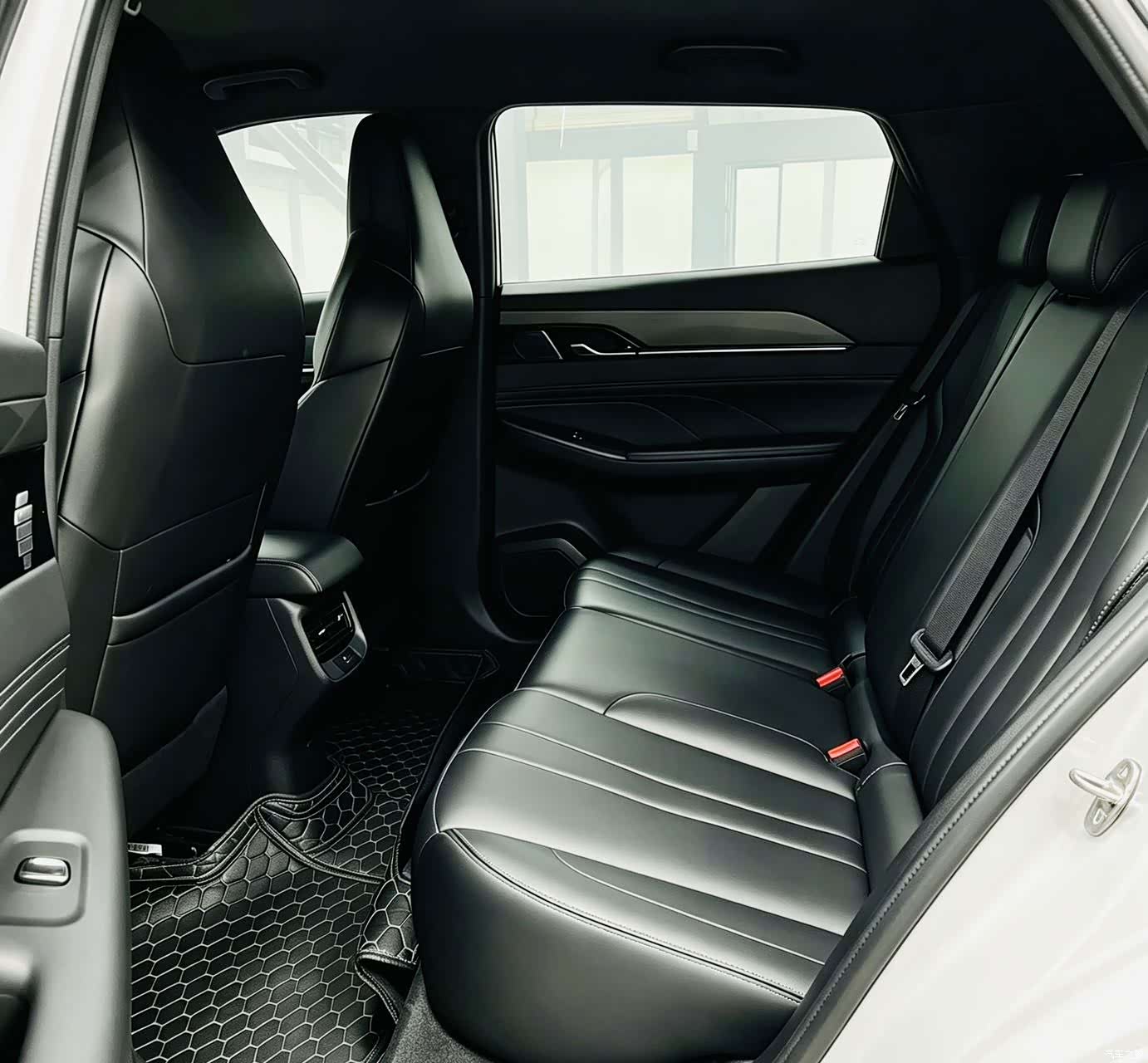 DongFeng L7, 2025 8