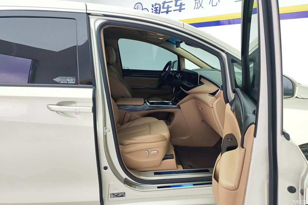 Buick GL8, 2021 8