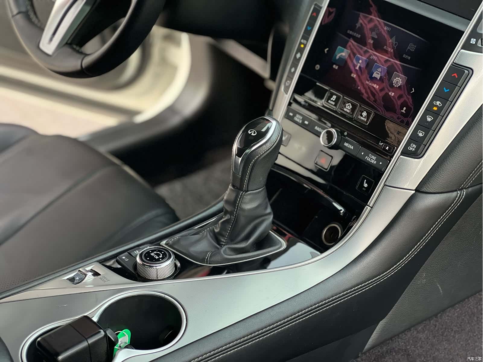 Infiniti Q60, 2018 8