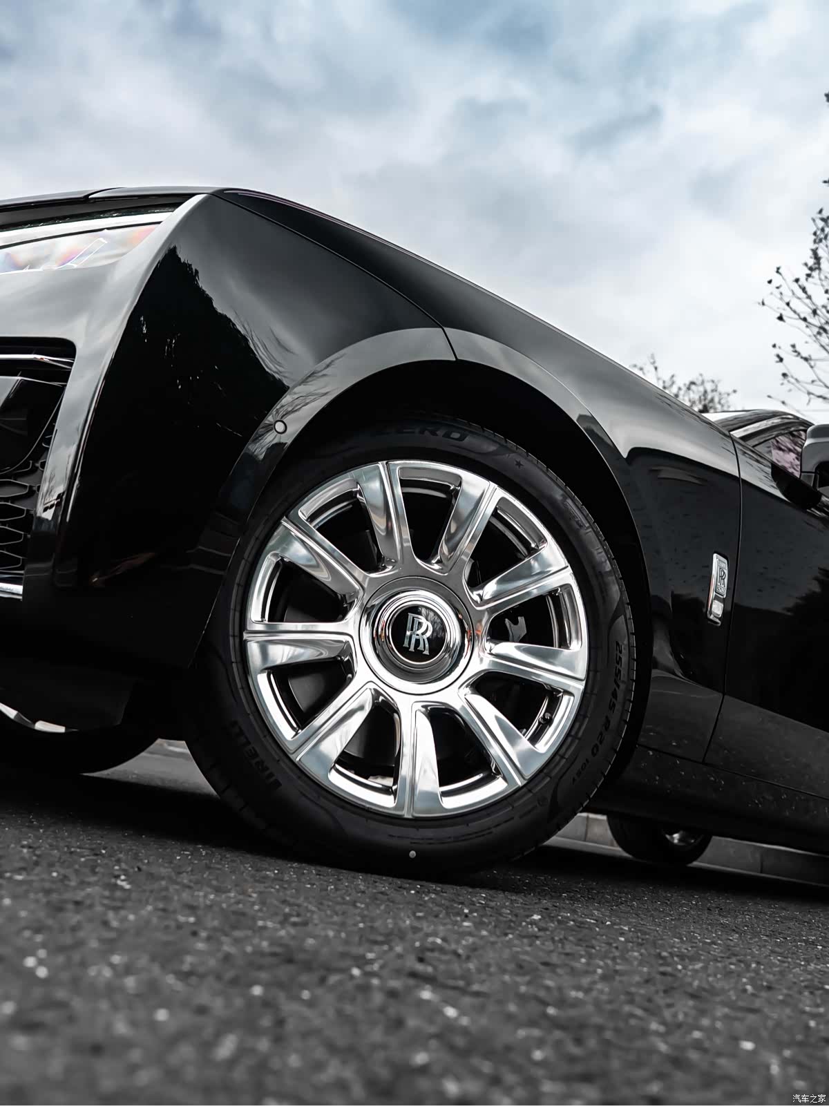 Rolls-Royce Ghost, 2024 4