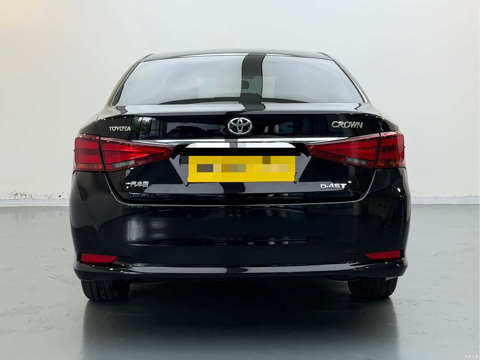 Toyota Crown, 2016 все фото