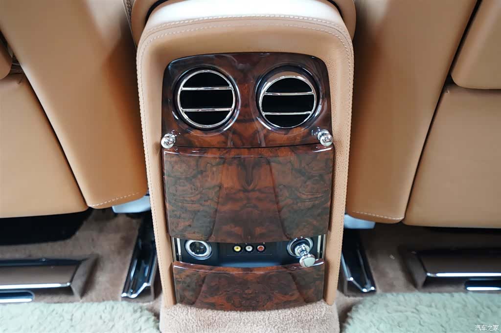 Rolls-Royce Phantom, 2011 16