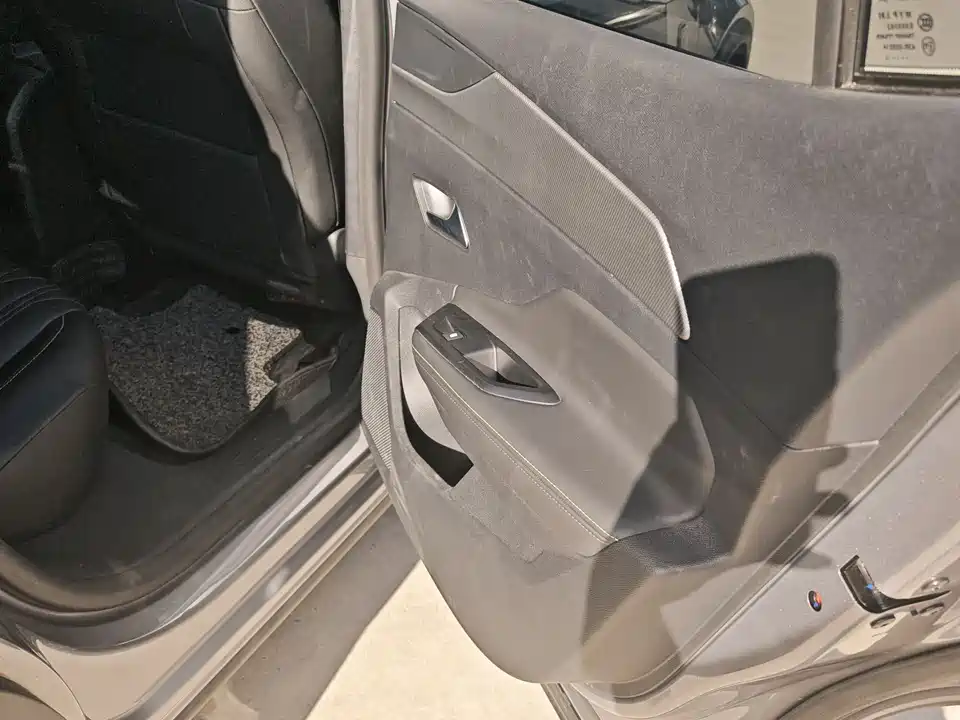 Peugeot 408X