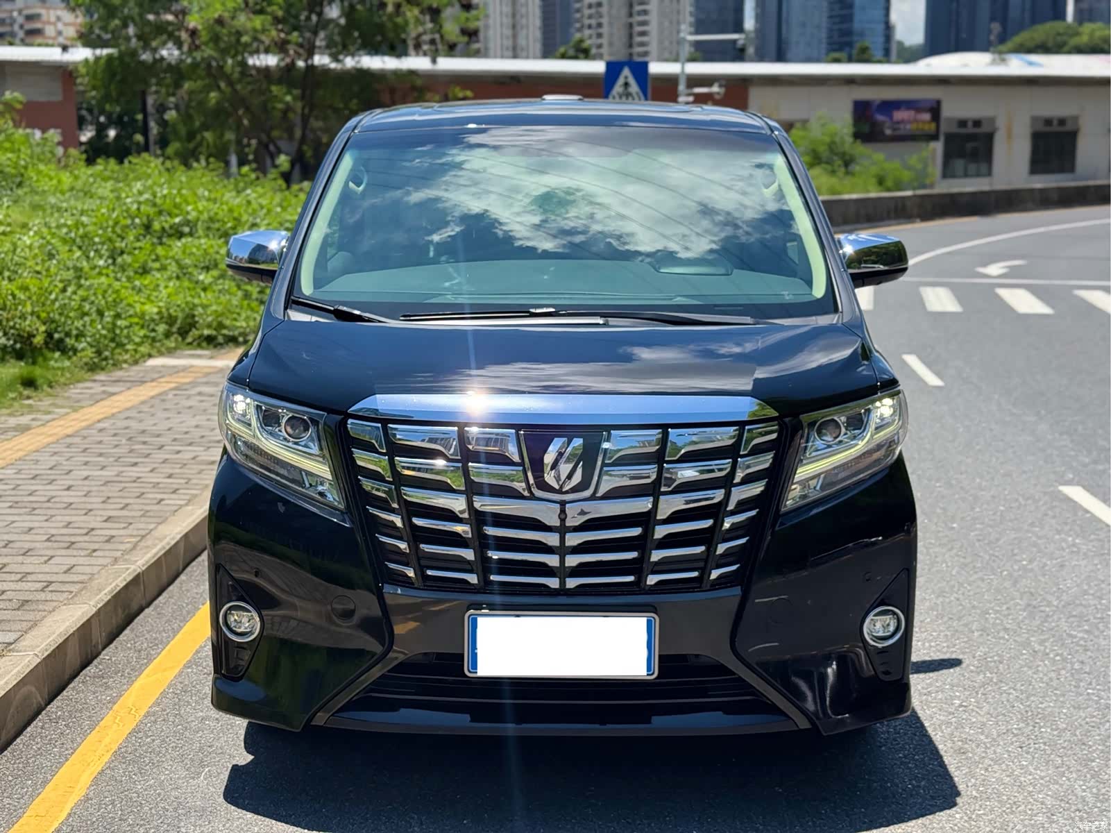 Toyota Alphard, 2018 2