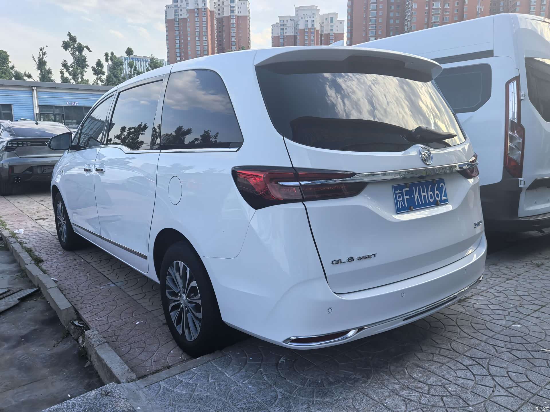 Buick GL8, 2022 4