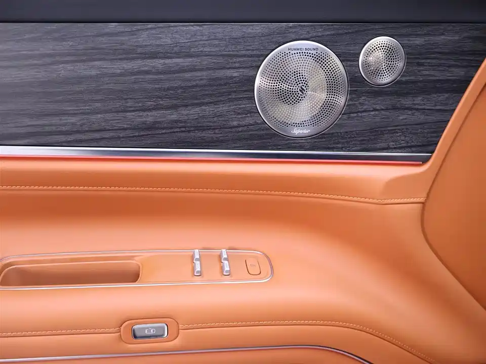 AITO Ask the world M9