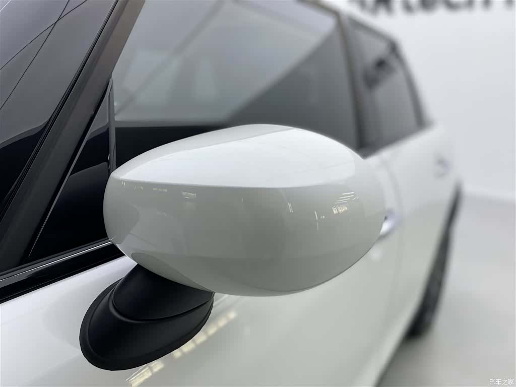 Mini ONE, 2024 29