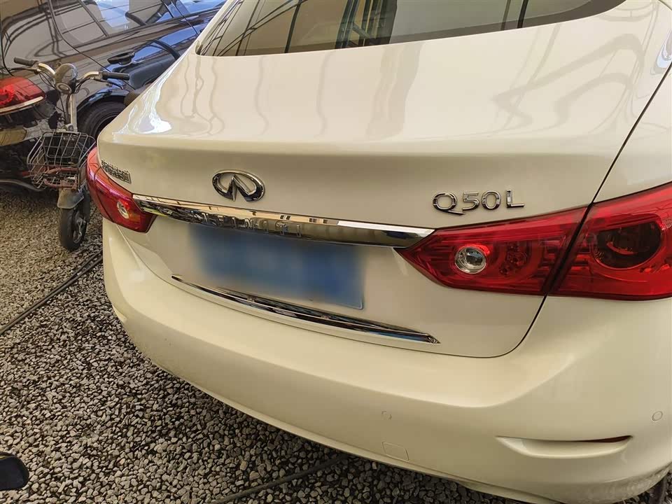Infiniti Q50L