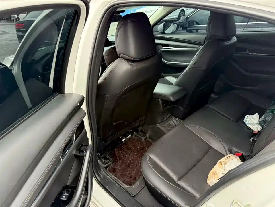 Mazda 3 Angkesaila