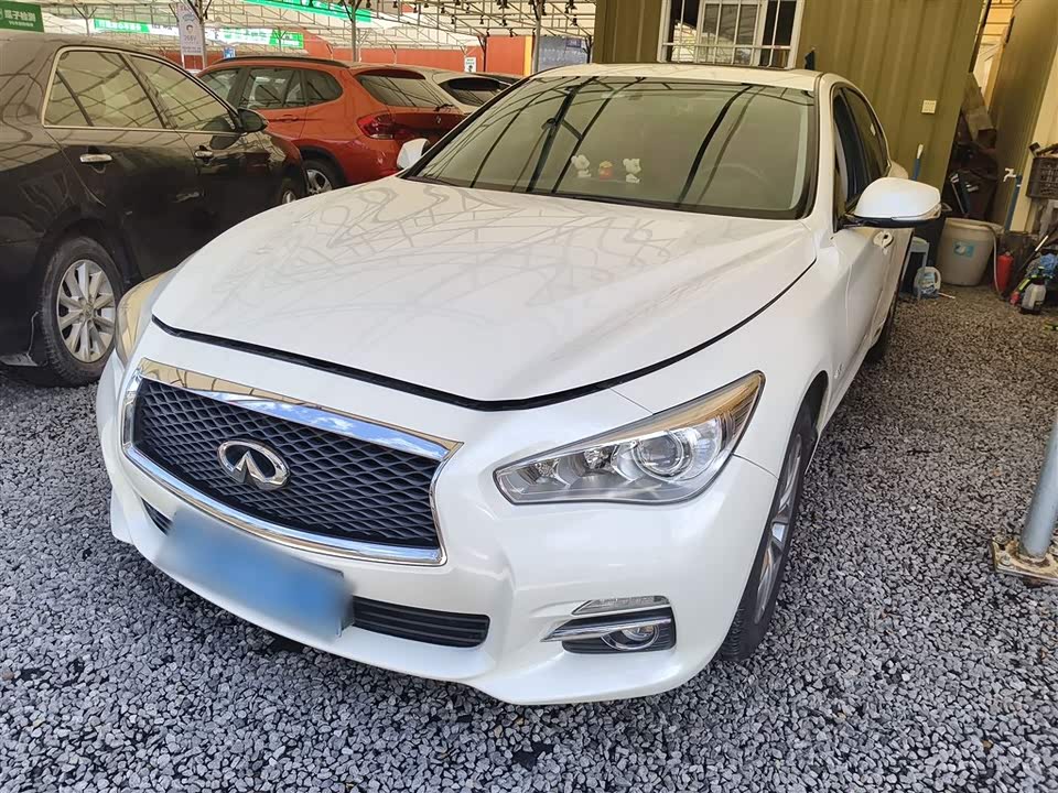 Infiniti Q50L