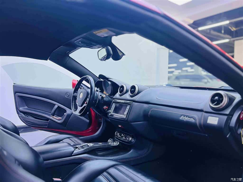 Ferrari California, 2010 8