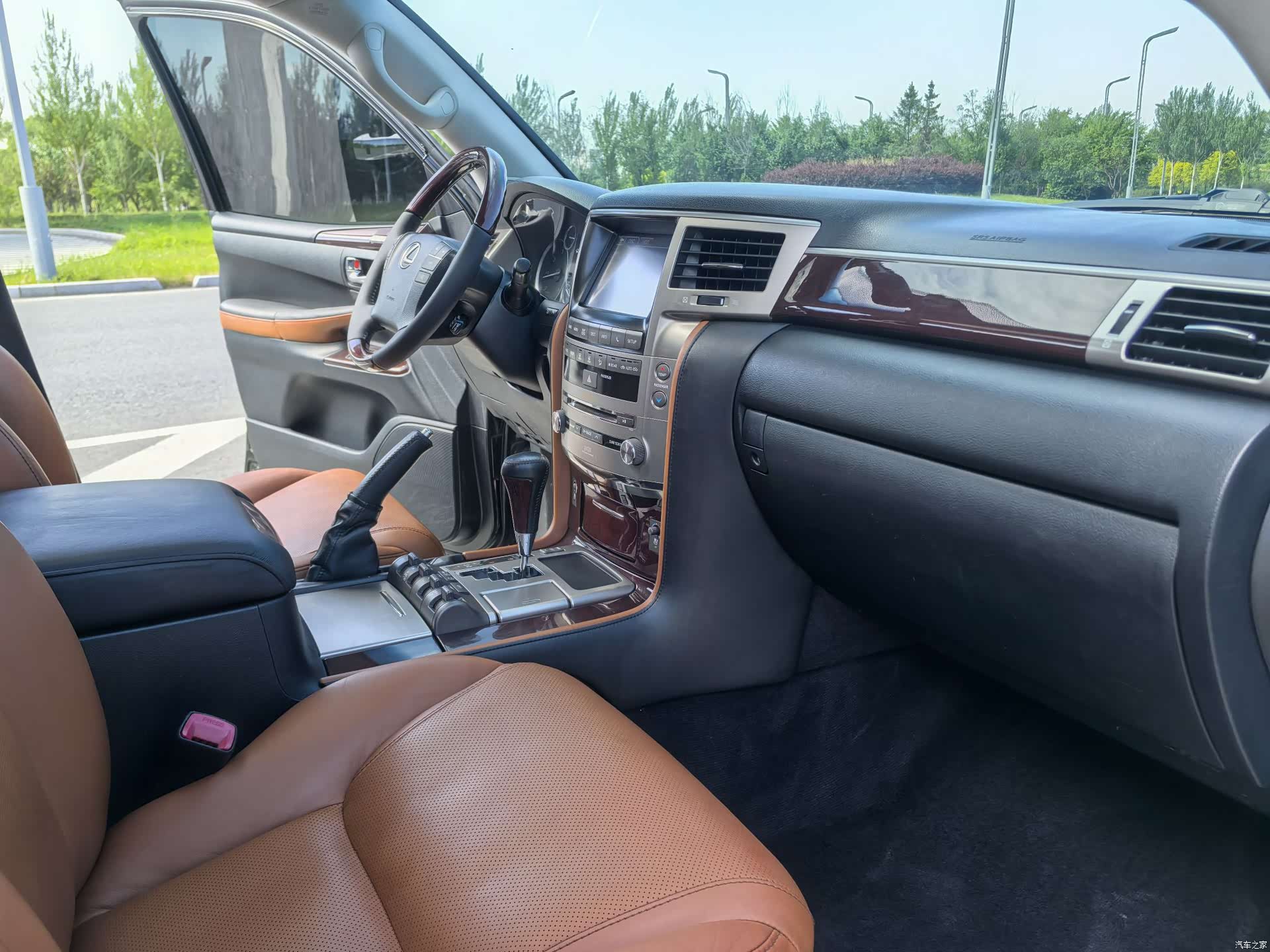 Lexus LX, 2012 14