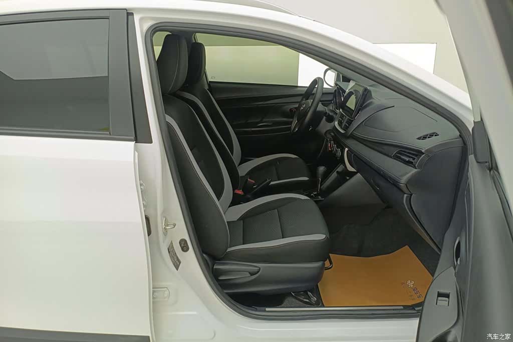 Toyota YARiS L, 2020 8