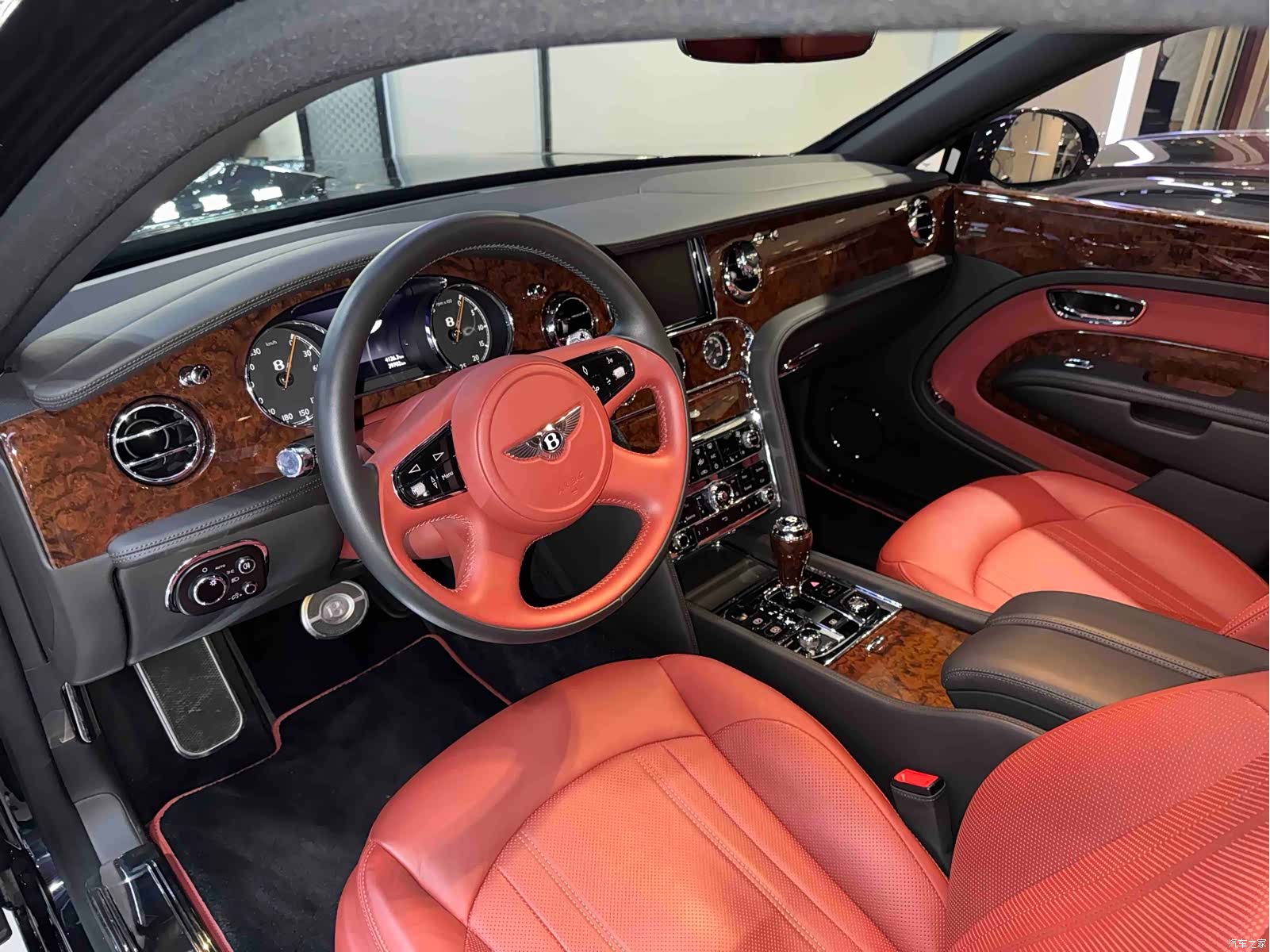 Bentley Mulsanne, 2020 все фото