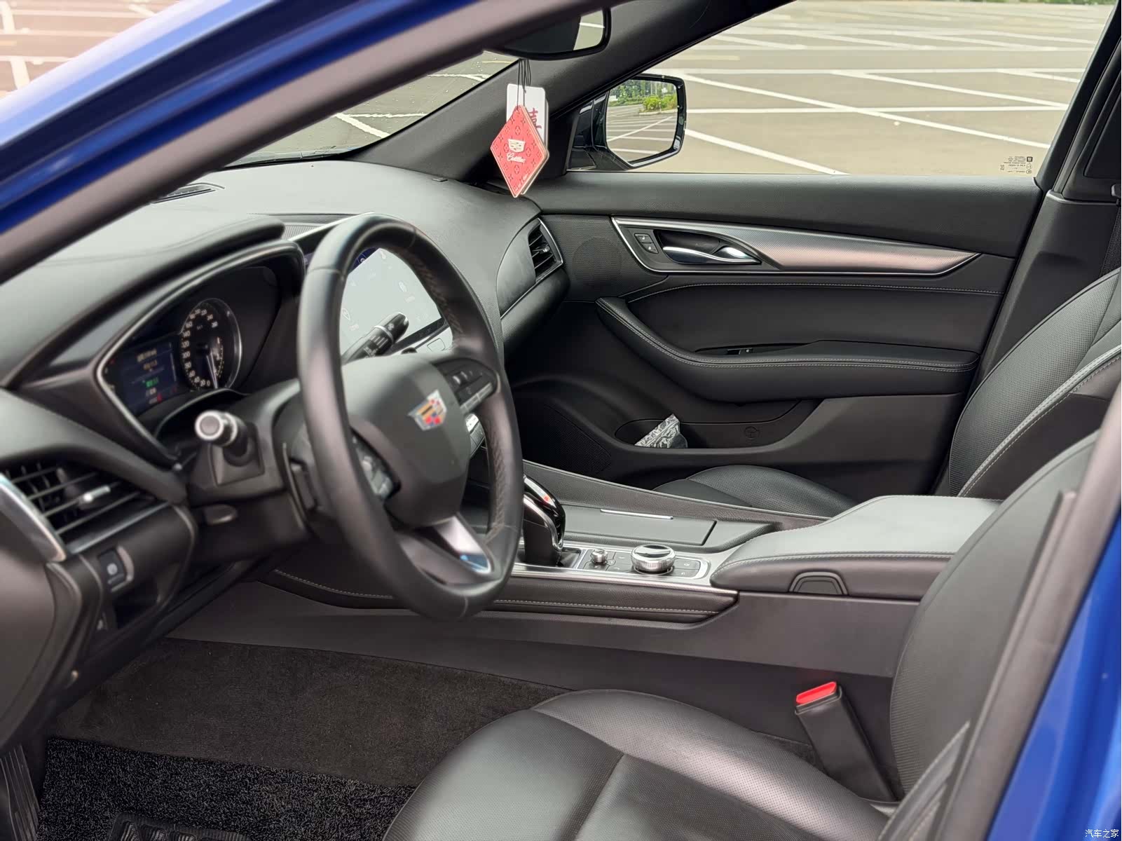 Cadillac CT5, 2022 все фото