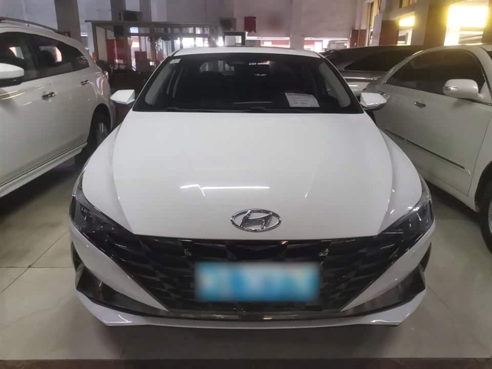 Hyundai Elantra