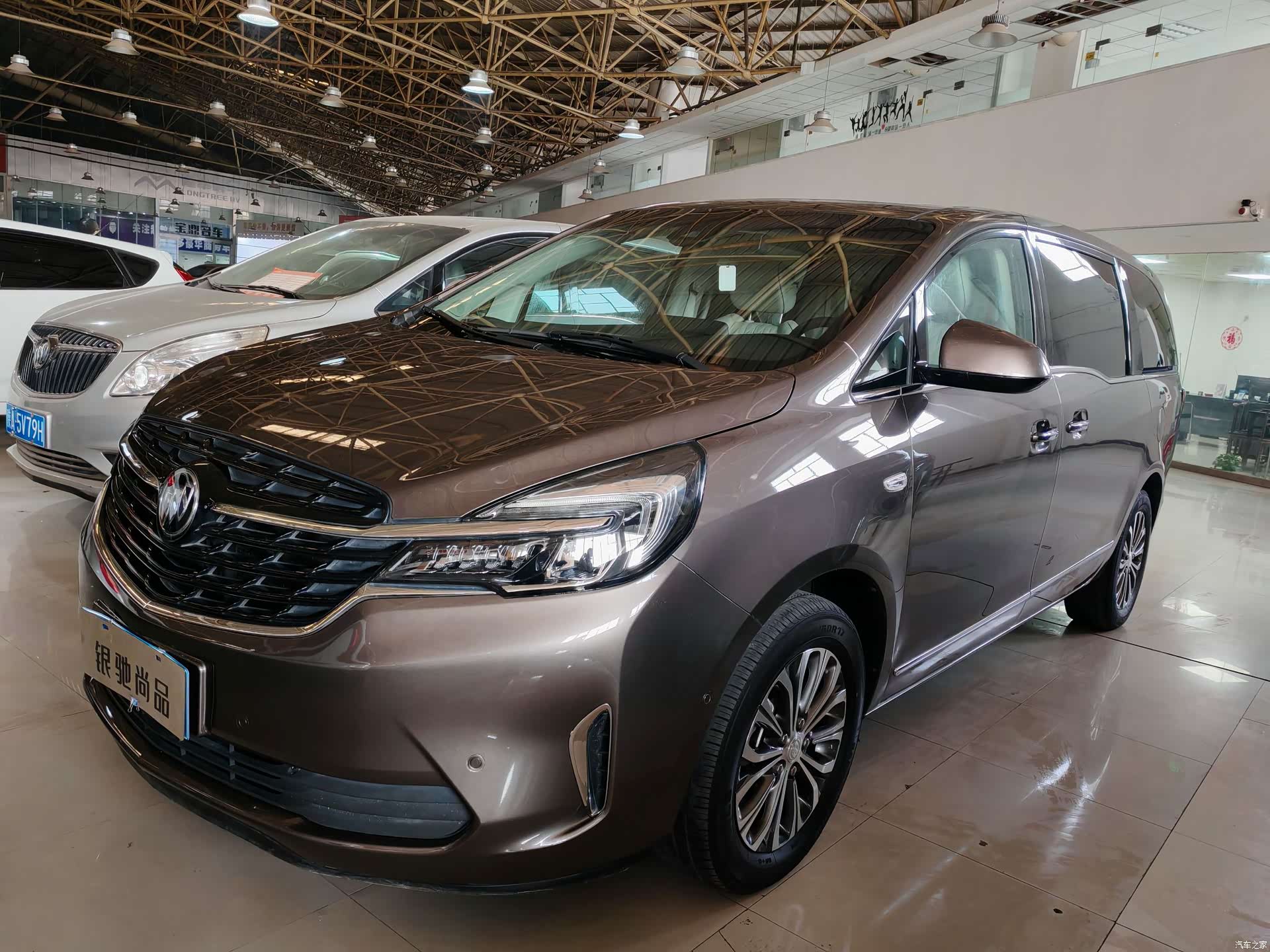 Buick GL8, 2021 1