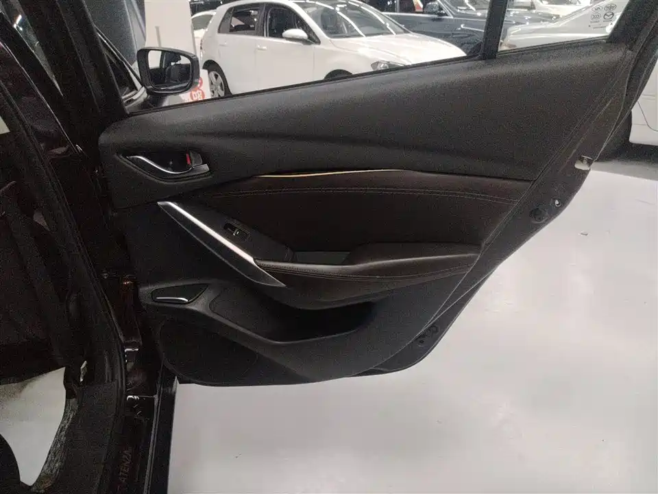 Mazda Atez