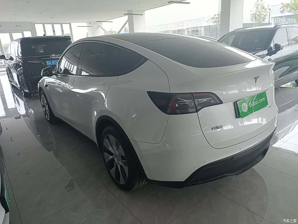 Tesla Model Y, 2023 23