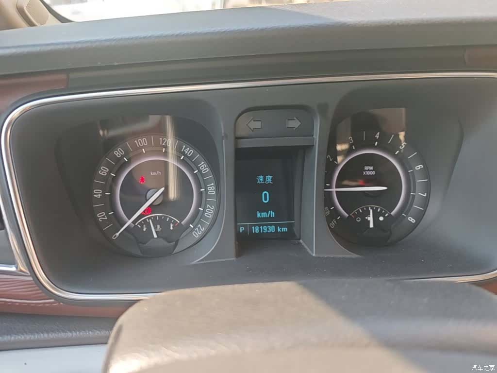 Buick GL8, 2019 12