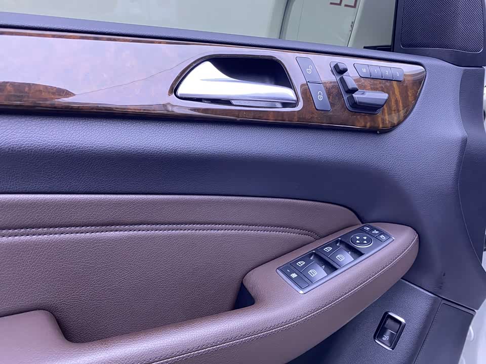 Mercedes-Benz M class