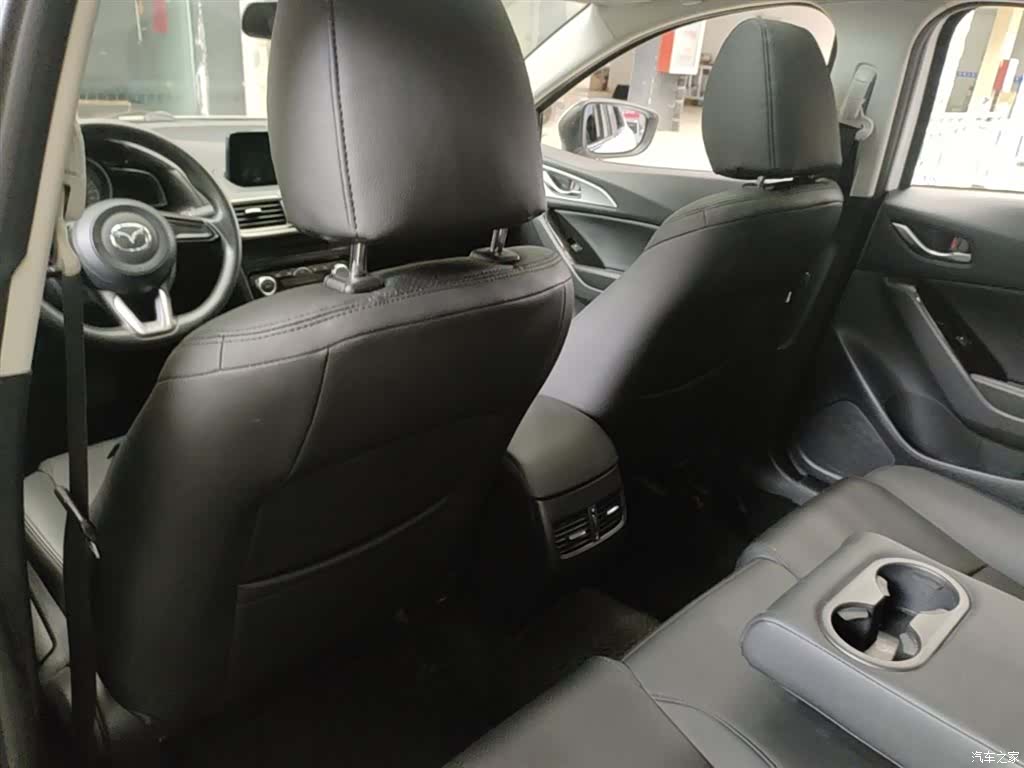 Mazda Mazda3, 2017 15