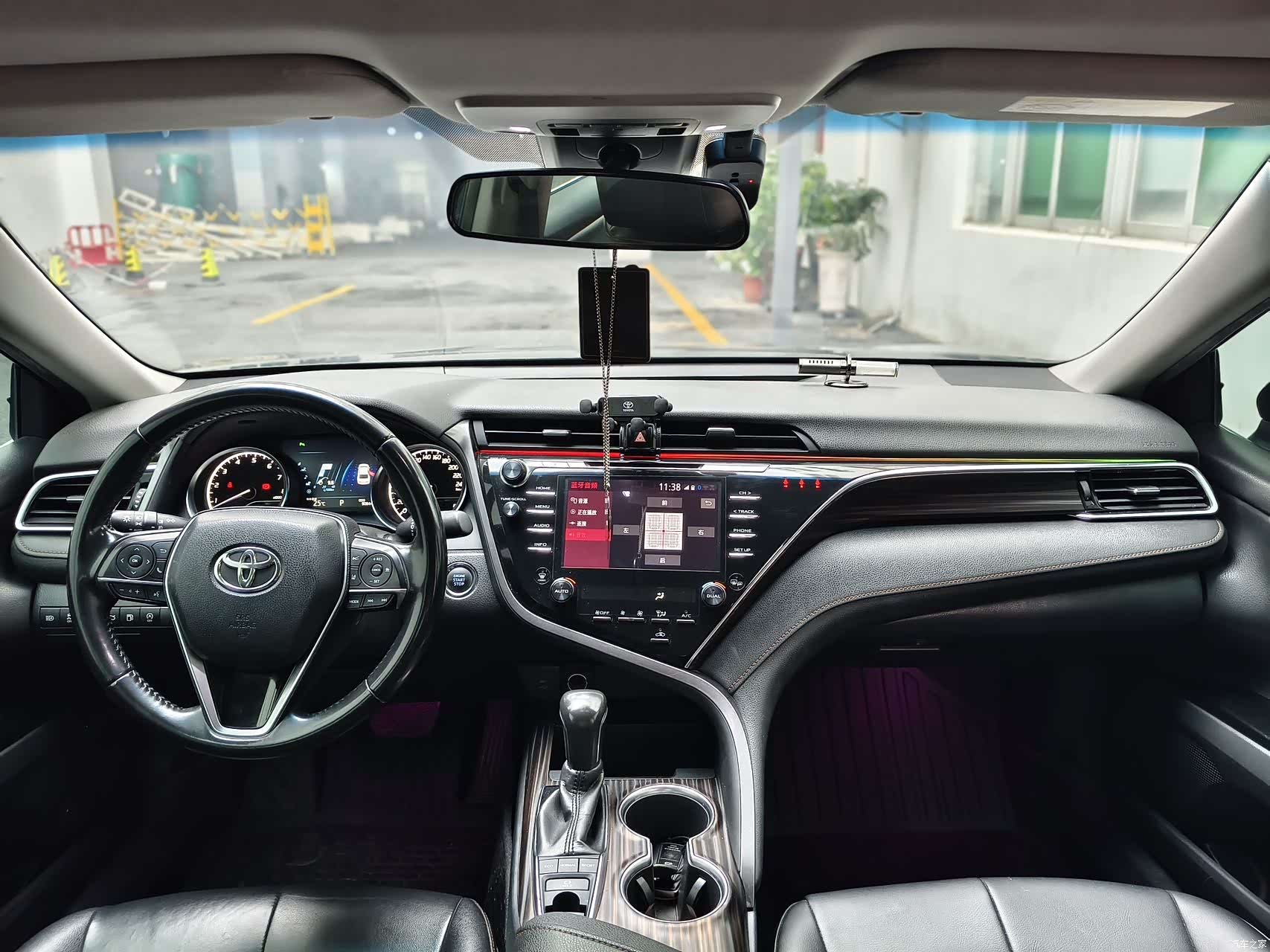 Toyota Camry, 2018 все фото