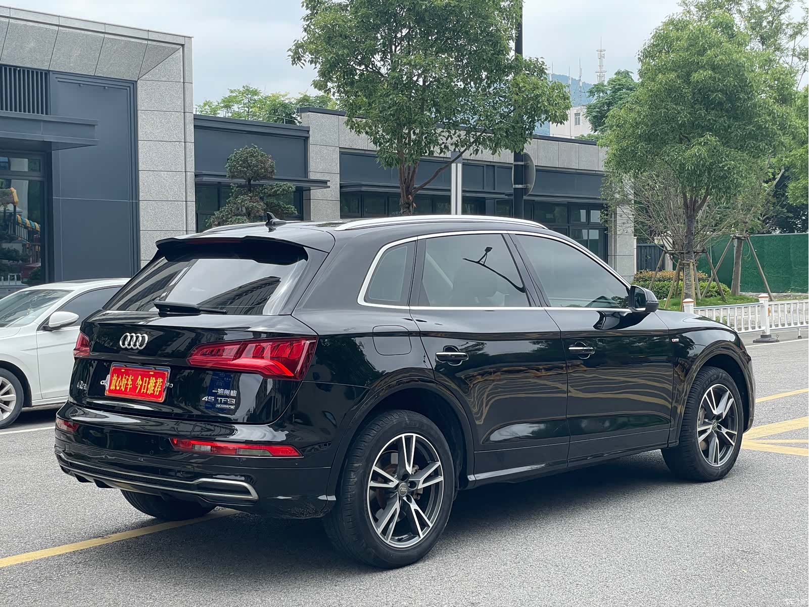 Audi Q5L, 2019 все фото