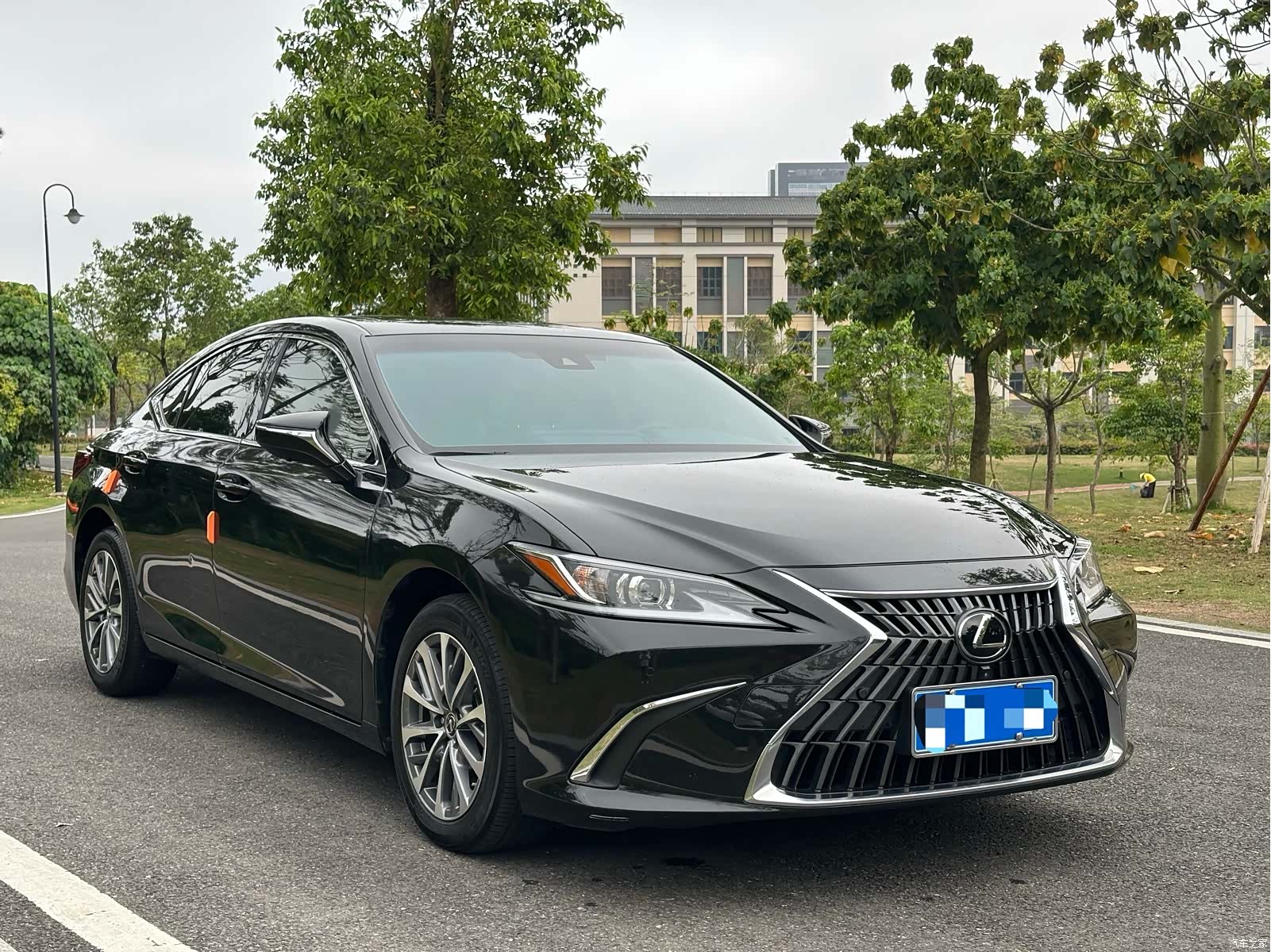 Lexus ES, 2024 3
