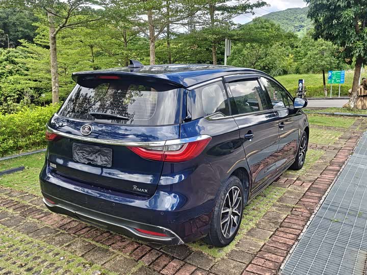 BYD Song MAX 2017 1.5T МКПП zhi lian Люкс 7 seats