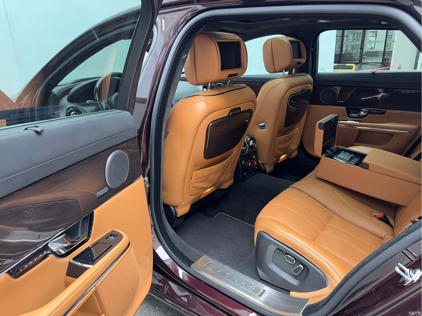 Jaguar XJ, 2013 13