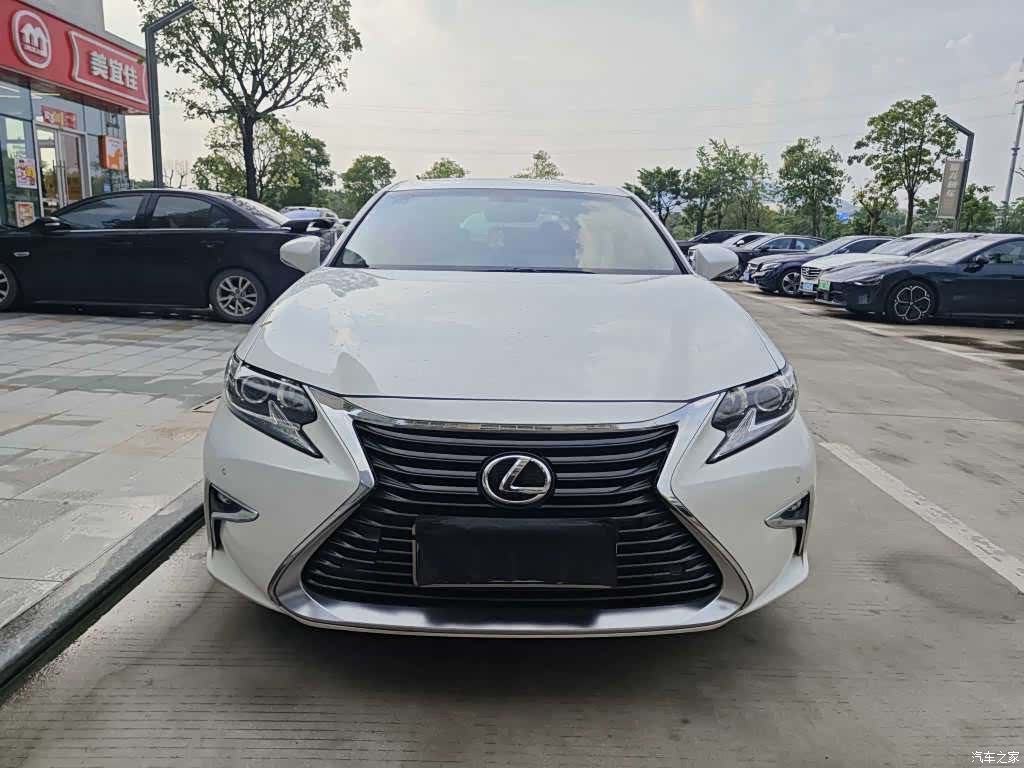 Lexus ES, 2017 2