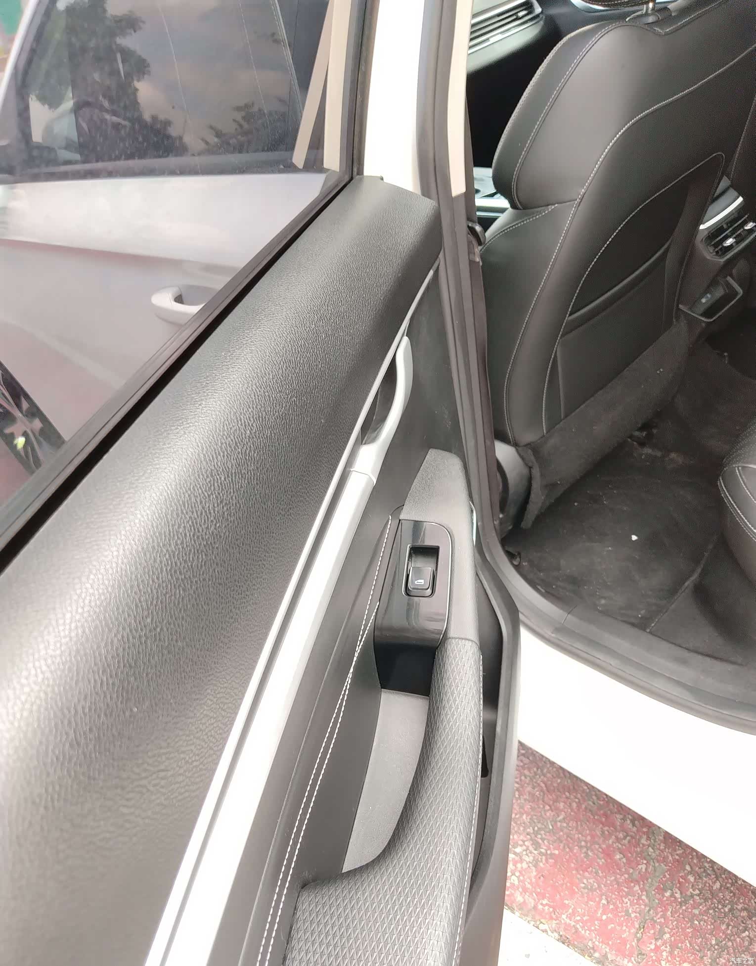 Geely Emgrand, 2023 17
