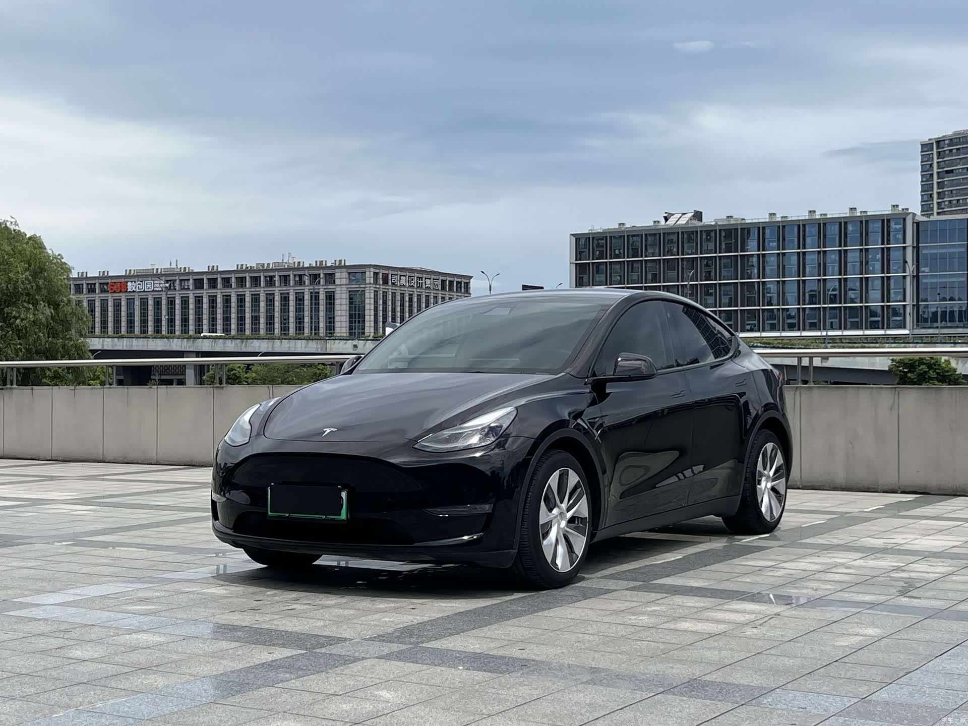 Tesla Model Y, 2021 1