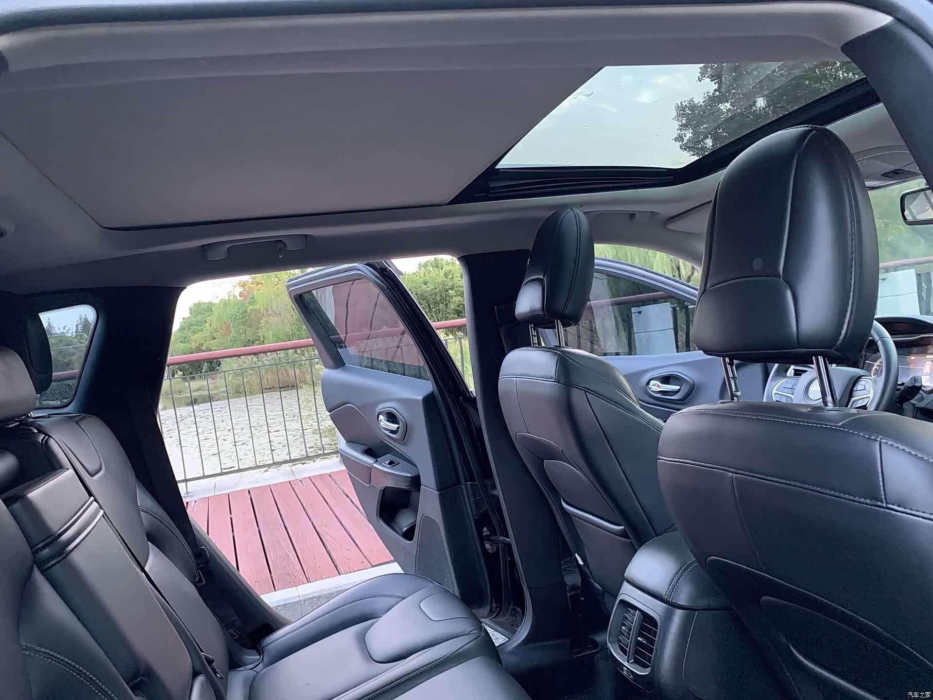 Jeep Cherokee, 2016 14