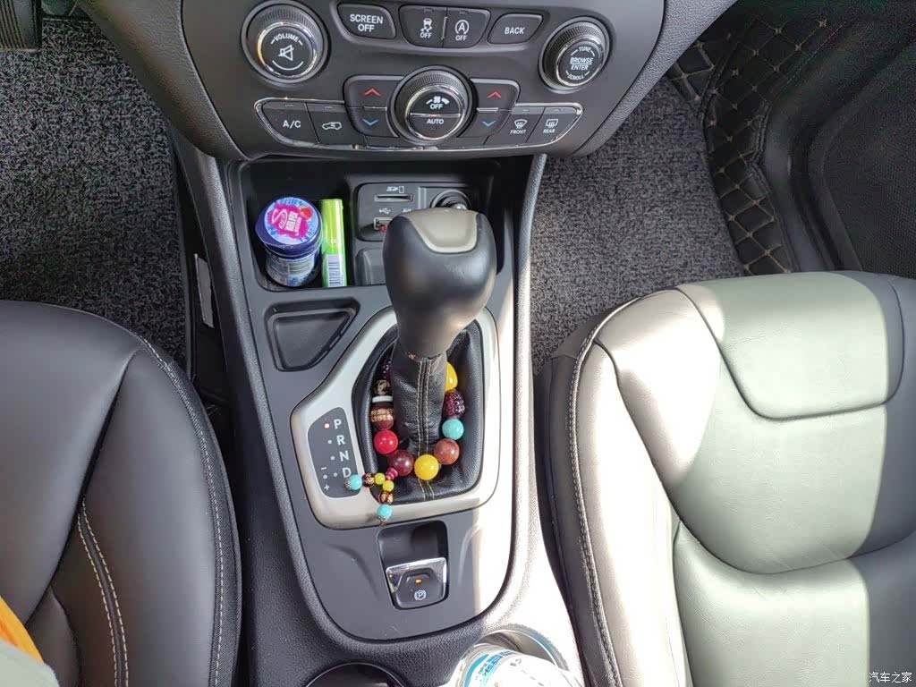 Jeep Cherokee, 2016 10