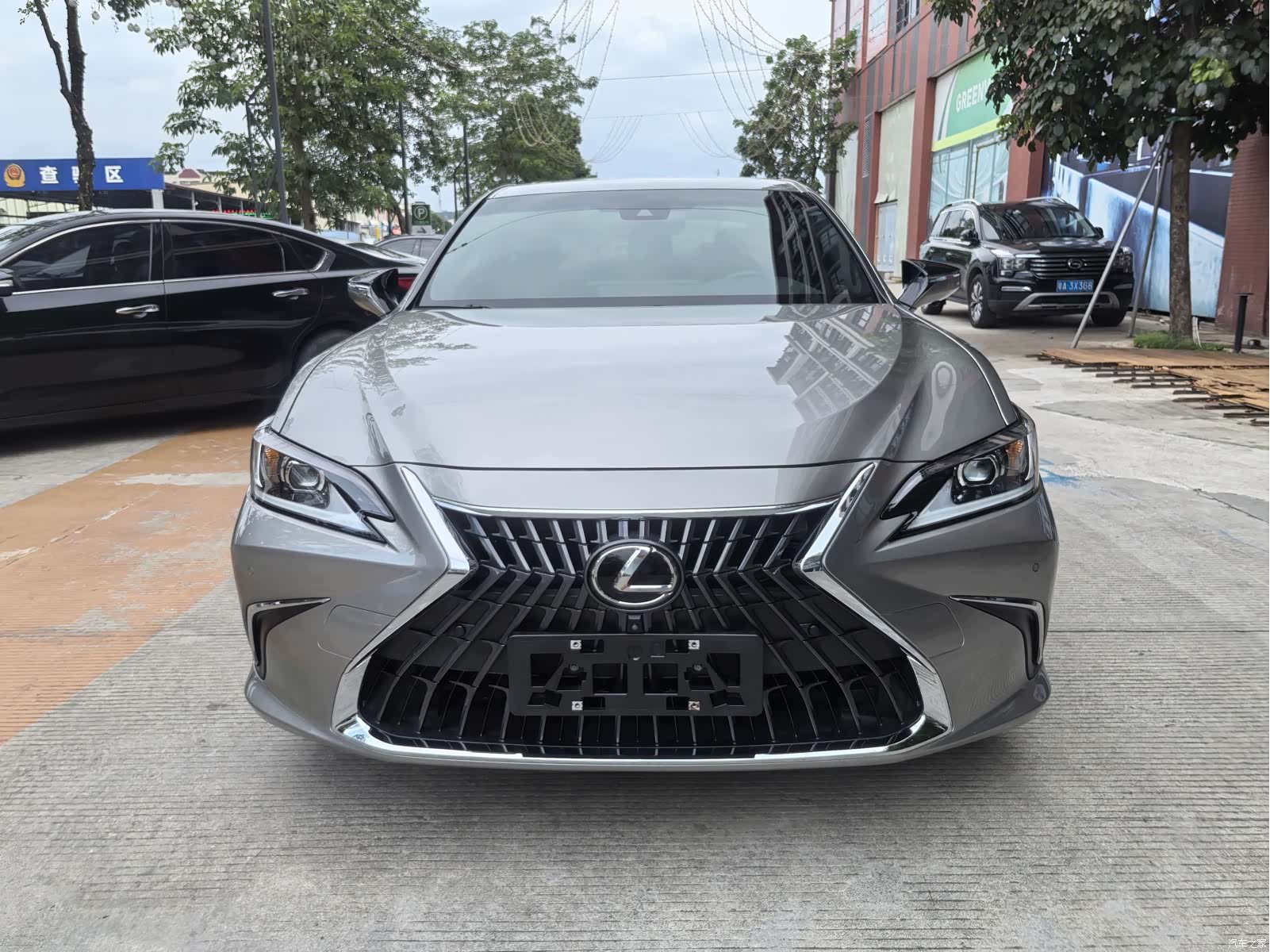 Lexus ES, 2023 2