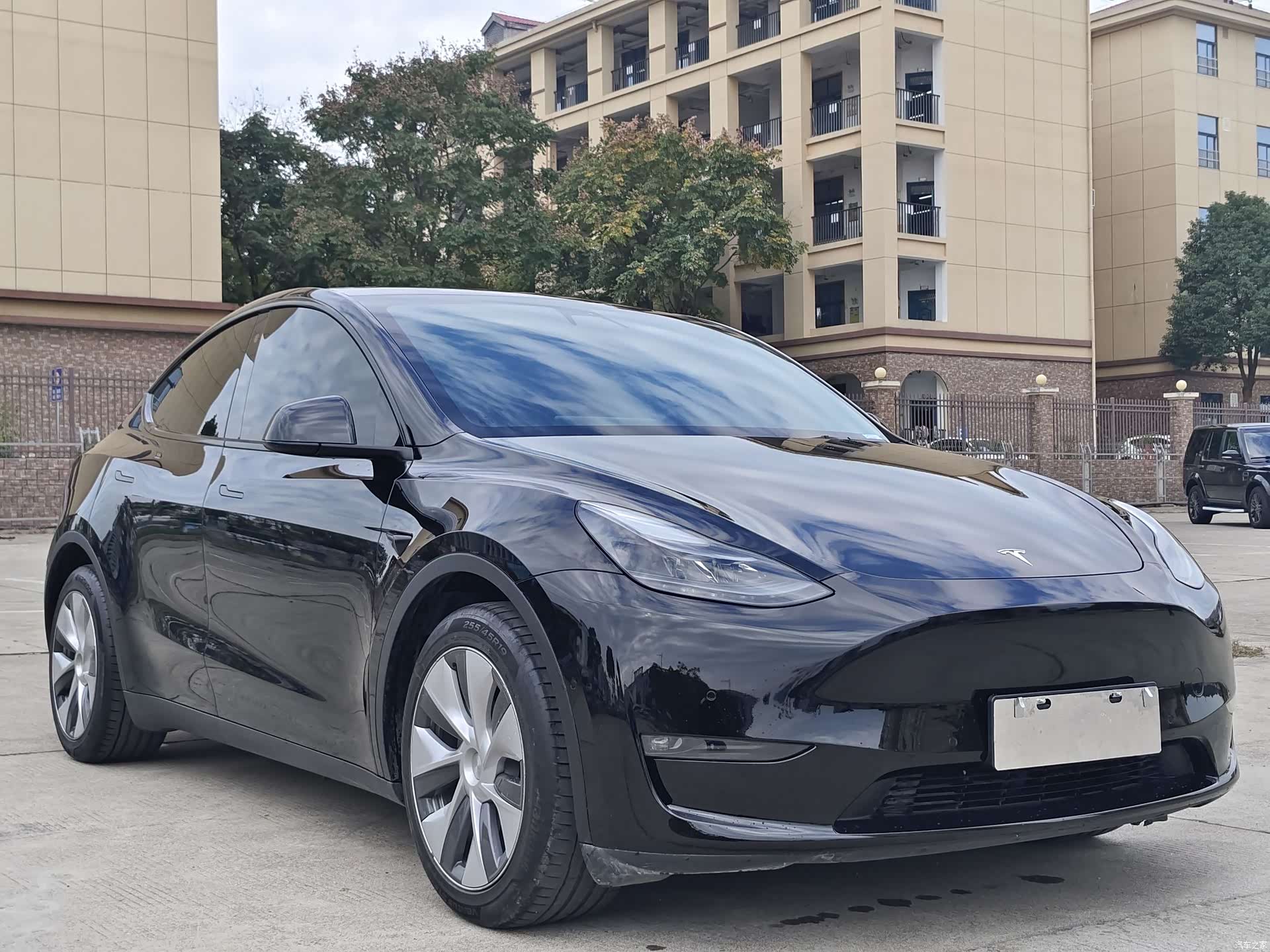 Tesla Model Y, 2021 3