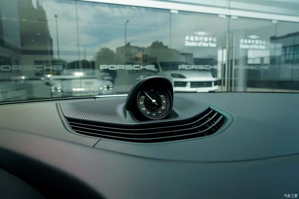 Porsche Taycan, 2022 16